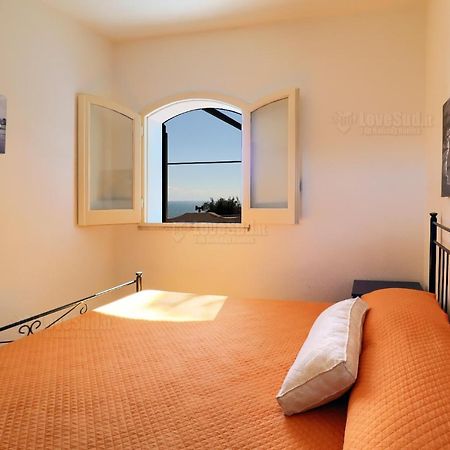 Casa Funnuvojere By Lovesud Corsano  Luaran gambar